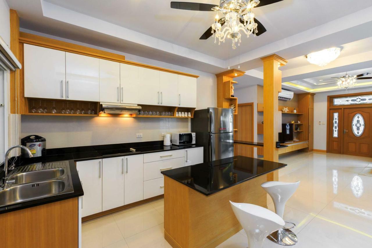 Gala Villa Патая Екстериор снимка
